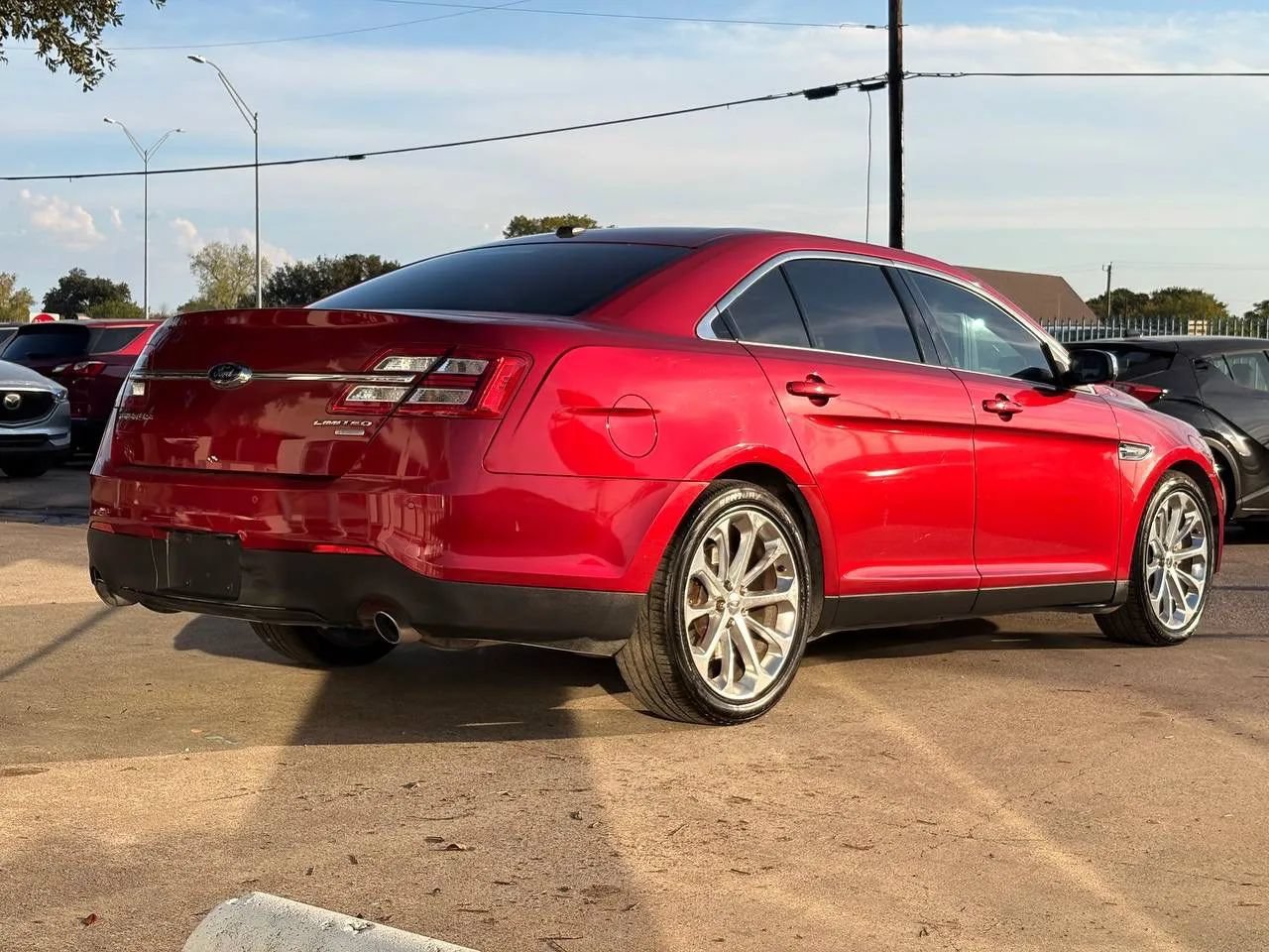 Used 2013 Ford Taurus Limited FWD image 3