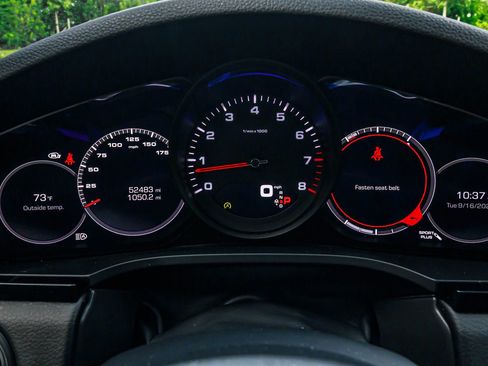 Used 2021 Porsche Cayenne Coupe image 21