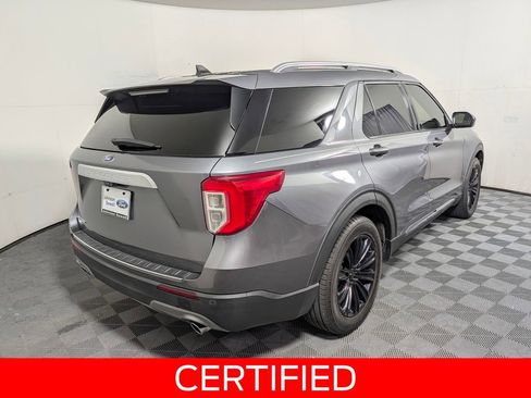 Certified 2022 Ford Explorer Limited RWD image 2