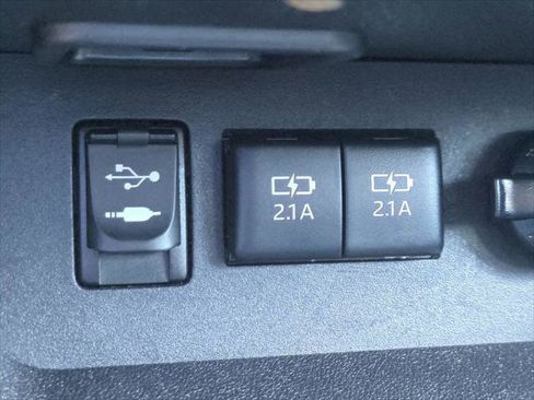 Certified 2018 Toyota Highlander LE FWD image 21