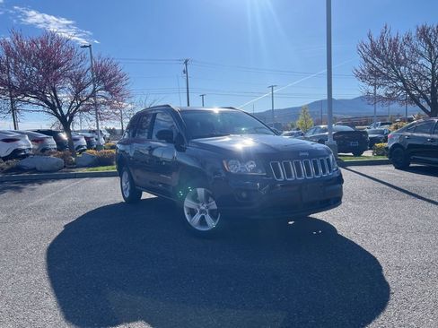 Used 2016 Jeep Compass Sport w/ Power Value Group AWD/4WD image 2