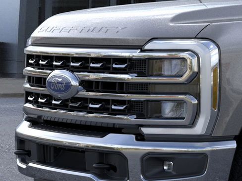 New 2026 Ford F250 Lariat w/ Chrome Package image 17