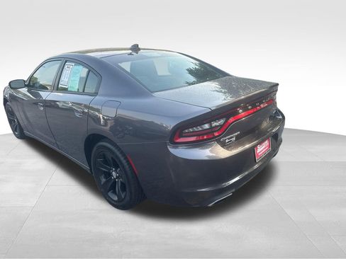 Used 2017 Dodge Charger SXT RWD image 27