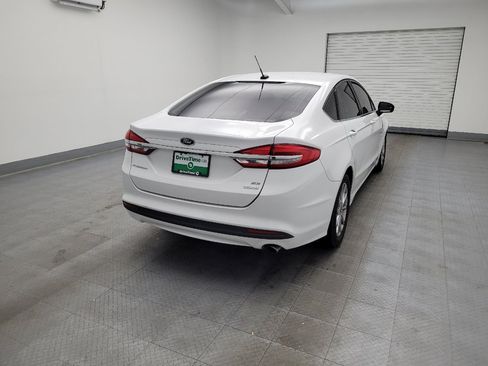 Used 2017 Ford Fusion SE image 7