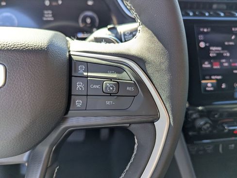 New 2025 Jeep Grand Cherokee Altitude AWD/4WD image 23