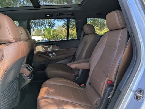 New 2026 Mercedes-Benz GLS 450 4MATIC image 16
