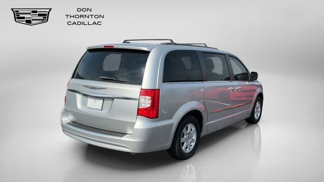 Used 2012 Chrysler Town & Country Touring w/ Entertainment Group #1 FWD image 5