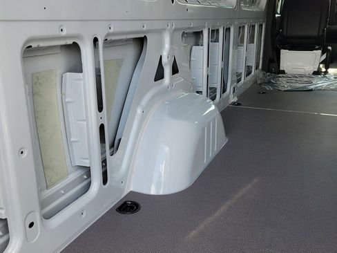 New 2025 Mercedes-Benz Sprinter 2500 image 10