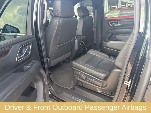 Used 2024 Chevrolet Suburban LT w/ Luxury Package image 18
