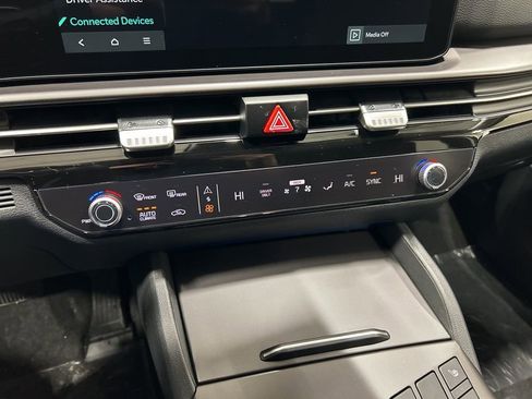 New 2026 Kia Sportage EX image 17