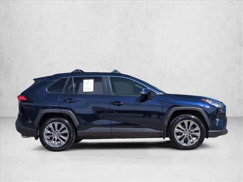 Used 2021 Toyota RAV4 XLE Premium FWD image 4