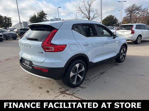 Certified 2025 Volvo XC40 B5 Plus image 5