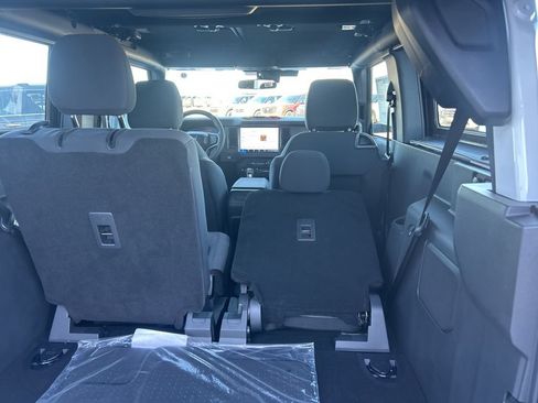 New 2025 Ford Bronco 2-Door w/ Sasquatch Package AWD/4WD image 14