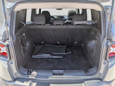 Used 2019 Jeep Renegade Trailhawk w/ Cold Weather Group II AWD/4WD image 7