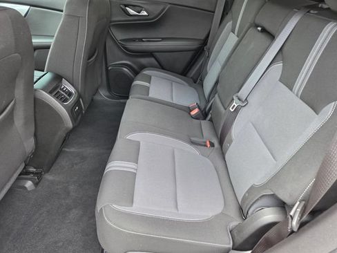 Used 2024 Chevrolet Blazer LT w/ Convenience Package FWD image 11