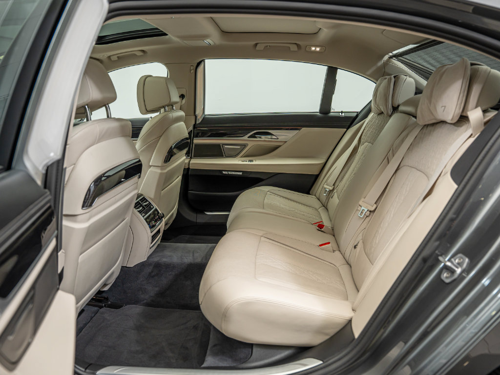 Used 2016 BMW 740i RWD image 36