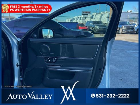 Used 2015 Jaguar XJ AWD image 18