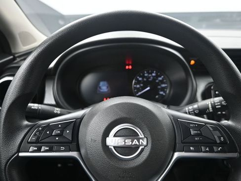 Used 2024 Nissan Kicks SV image 15