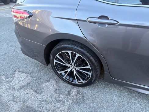 Used 2019 Toyota Camry FWD image 15
