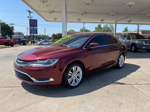 Used 2016 Chrysler 200 Limited w/ Convenience Group FWD image 3
