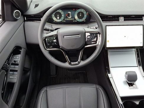 New 2025 Land Rover Range Rover Evoque S image 6