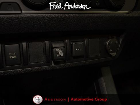 Certified 2021 Toyota Tacoma SR5 AWD/4WD image 14