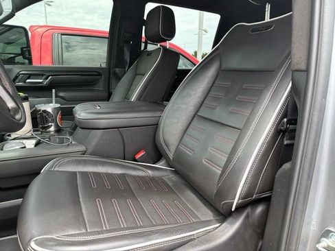 Used 2025 GMC Sierra 2500 AT4X AWD/4WD image 5