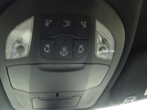 Certified 2025 Chrysler Pacifica Select FWD image 31