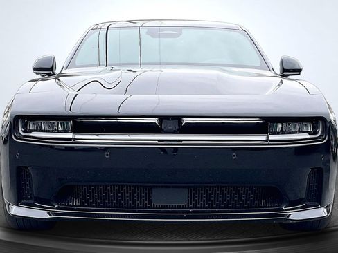 Used 2024 Dodge Charger Daytona R/T w/ Plus Group AWD/4WD image 2