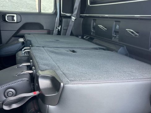 New 2025 Jeep Gladiator Rubicon image 26