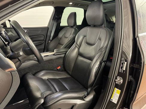 Used 2022 Volvo XC60 B5 Inscription w/ Advanced Package image 12