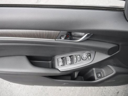 Used 2019 Honda Accord EX image 13