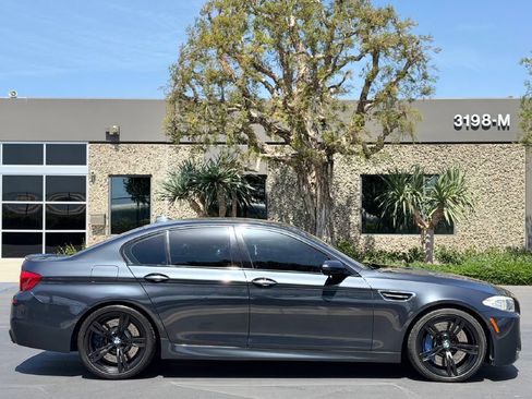 Used 2013 BMW M5 RWD image 4