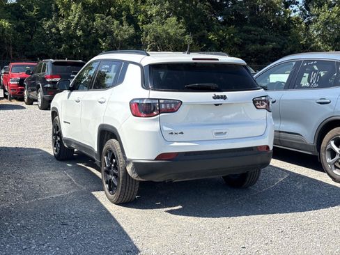 Certified 2025 Jeep Compass Latitude w/ Altitude Special Edition AWD/4WD image 5