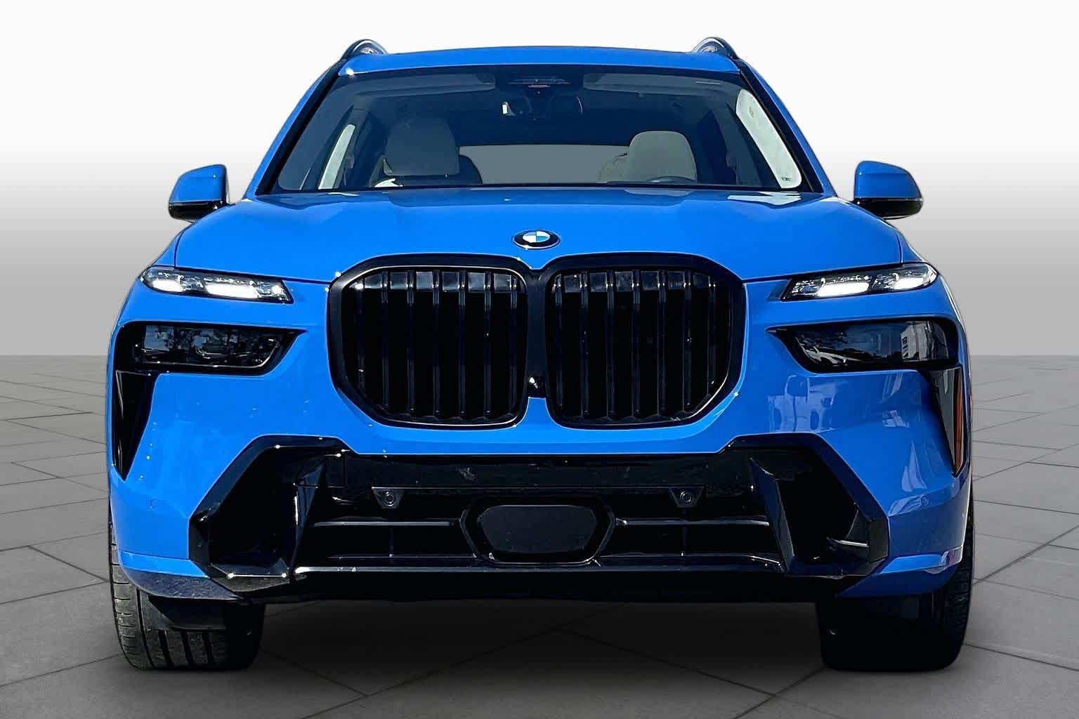 Used 2026 BMW X7 xDrive40i w/ Executive Package AWD/4WD image 3