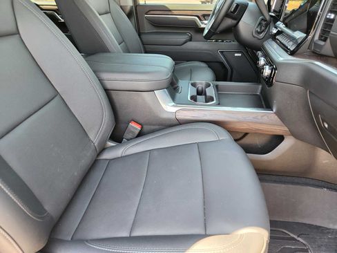 Used 2026 GMC Sierra 2500 SLT w/ SLT Premium Package AWD/4WD image 15
