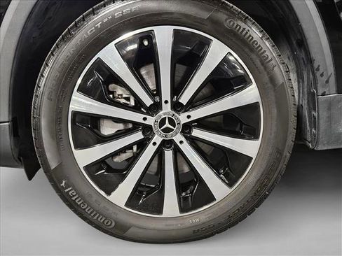 Used 2021 Mercedes-Benz GLA 250 w/ Premium Package image 24