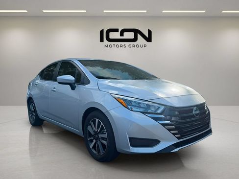 Used 2025 Nissan Versa SV FWD image 7