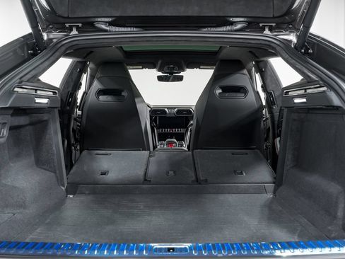 Used 2022 Lamborghini Urus AWD/4WD image 61