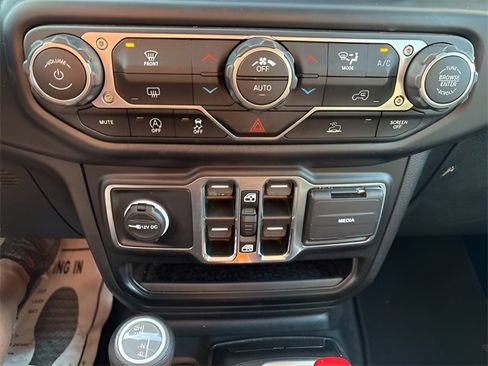 Used 2022 Jeep Wrangler Unlimited Sport w/ Technology Group image 15