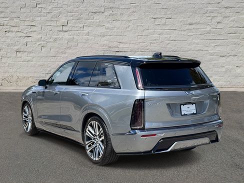 Used 2026 Cadillac Vistiq Premium Luxury w/ LPO, Floor Liner Package AWD/4WD image 3