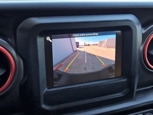 Used 2023 Jeep Gladiator Sport image 21