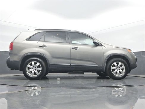 Used 2013 Kia Sorento LX w/ Convenience Pkg image 52