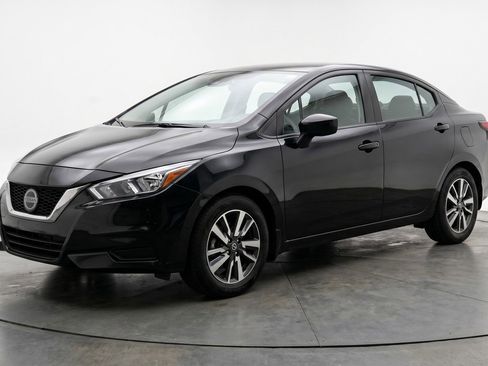 Used 2025 Nissan Versa SV FWD image 3