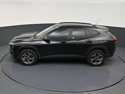 Used 2025 Chevrolet Trax LT FWD image 13