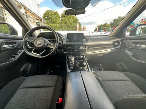 Used 2024 Nissan Rogue SV FWD image 28