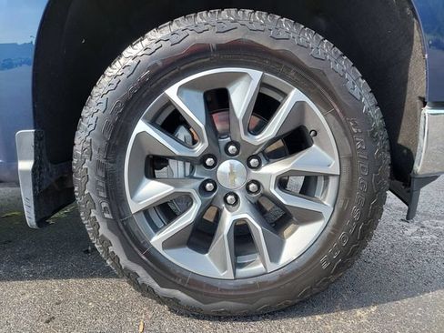 Used 2023 Chevrolet Silverado 1500 LT AWD/4WD image 33