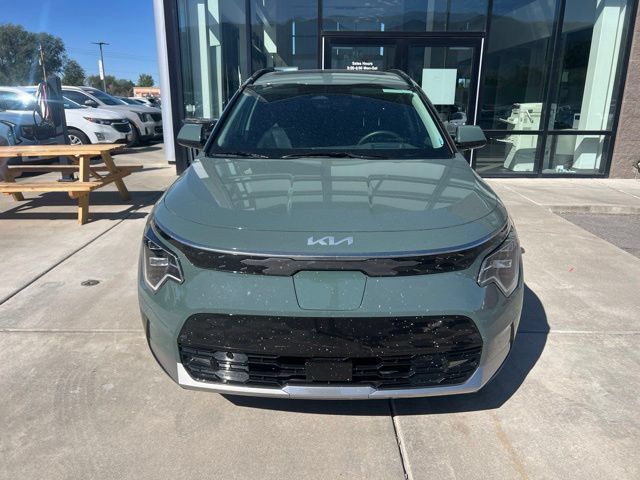 Used 2023 Kia Niro Wave w/ Wave Preserve Package FWD image 3