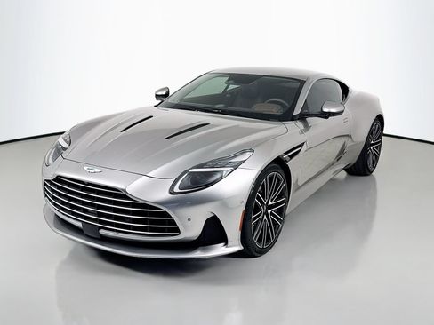 Used 2024 Aston Martin DB12 Coupe RWD image 3