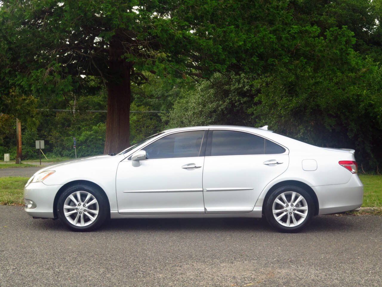 Used 2012 Lexus ES 350 FWD image 2